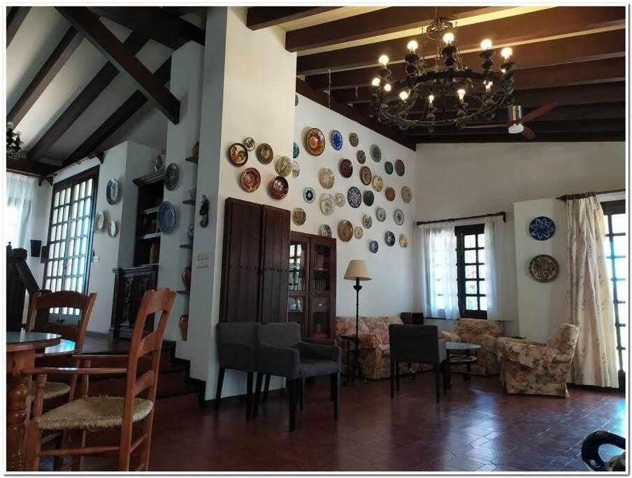 Cortijo Alberca Blanca Beach Торре-де-Бенагальбон Экстерьер фото